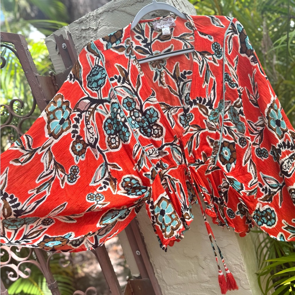 🌺🌴 BAND OF THE FREE 🌴🌺 Flowy Gorgeous Batwing Blouse Top